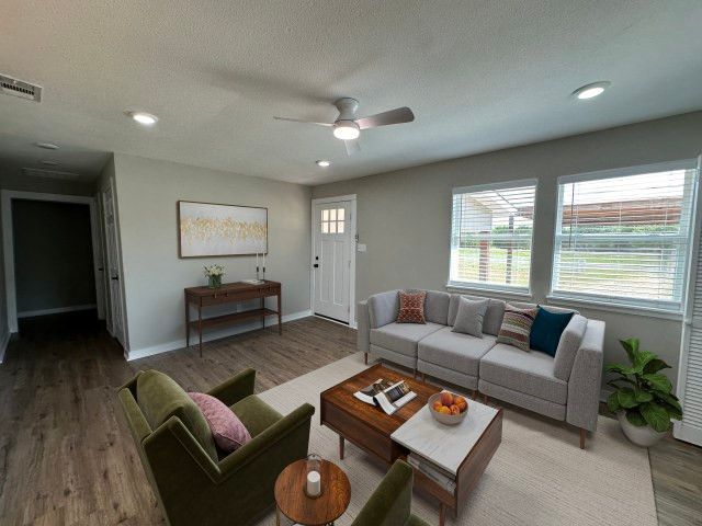475 Locust Street, Point, TX 75472