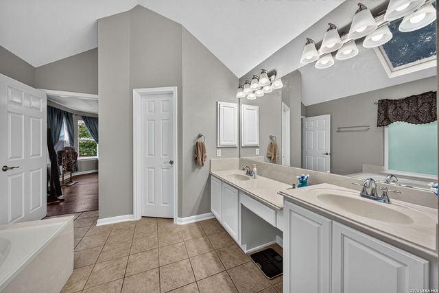 265 Private Road 4661, Castroville, TX 78009