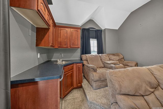 265 Private Road 4661, Castroville, TX 78009