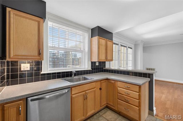 5510 Waterman Boulevard 202, St Louis, MO 63112