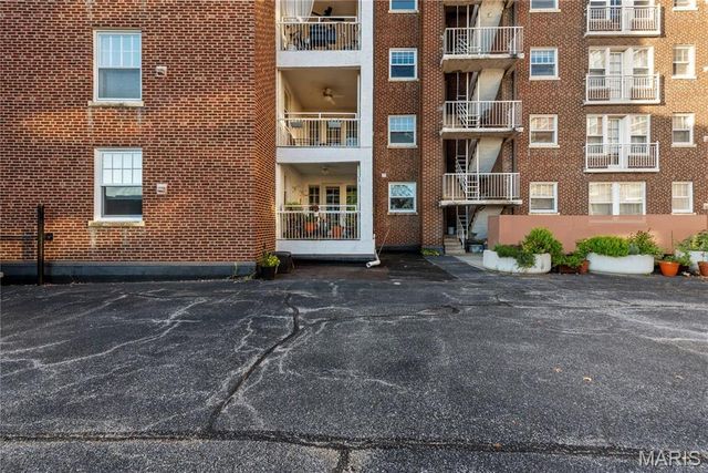 5510 Waterman Boulevard 202, St Louis, MO 63112