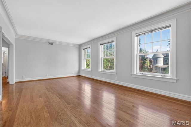 5510 Waterman Boulevard 202, St Louis, MO 63112