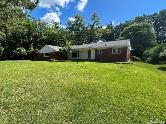 25426 Edgemont Drive, Southfield, MI 48033