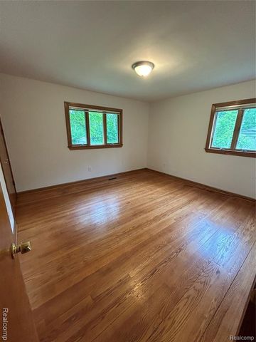 25426 Edgemont Drive, Southfield, MI 48033