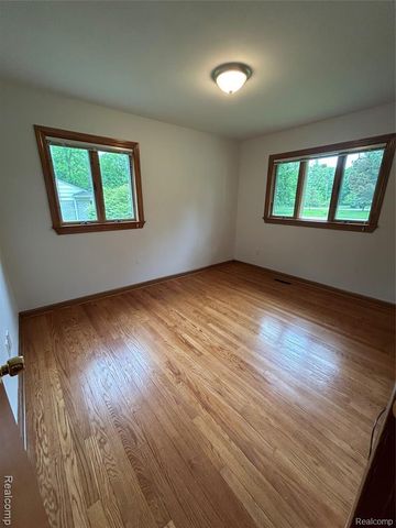 25426 Edgemont Drive, Southfield, MI 48033