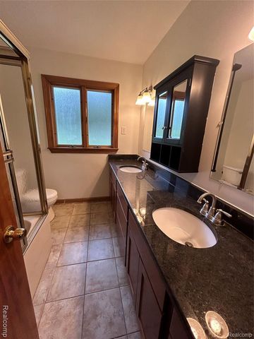 25426 Edgemont Drive, Southfield, MI 48033