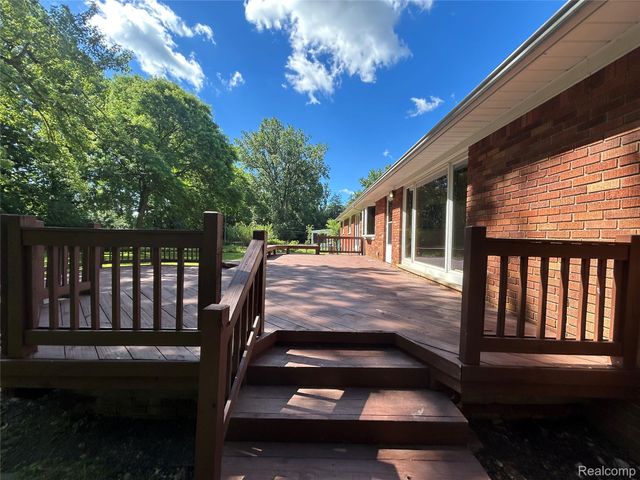 25426 Edgemont Drive, Southfield, MI 48033