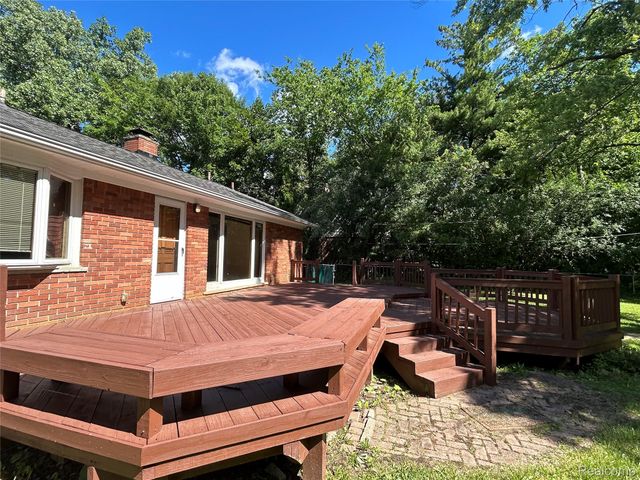 25426 Edgemont Drive, Southfield, MI 48033