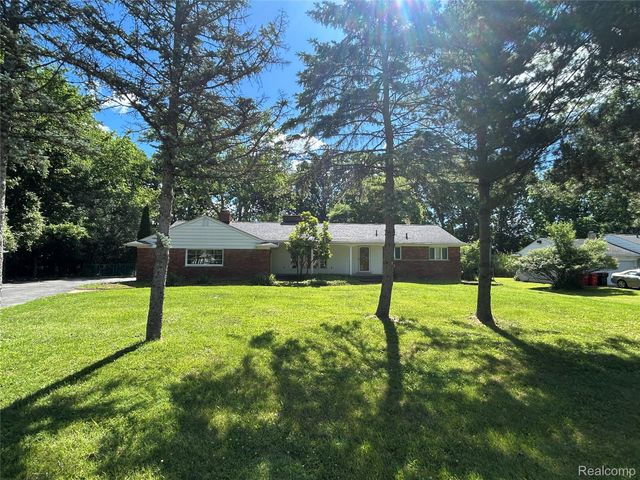 25426 Edgemont Drive, Southfield, MI 48033