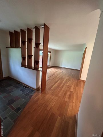25426 Edgemont Drive, Southfield, MI 48033