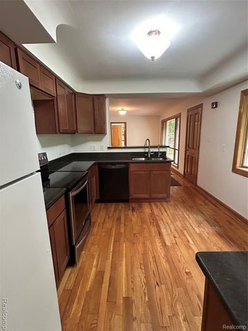 25426 Edgemont Drive, Southfield, MI 48033