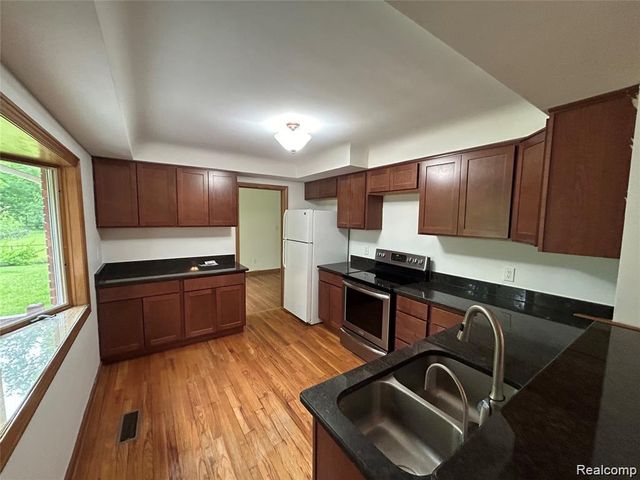 25426 Edgemont Drive, Southfield, MI 48033