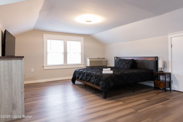 1806 Fernwood Ave, Louisville, KY 40205