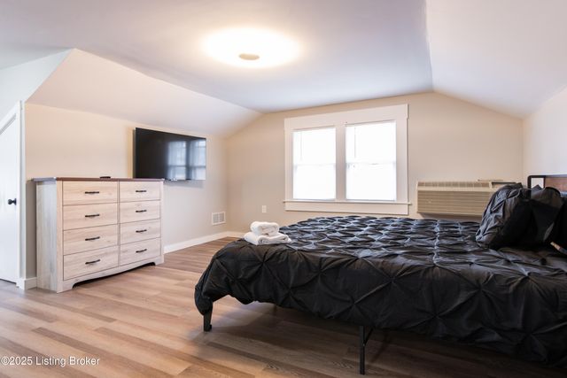 1806 Fernwood Ave, Louisville, KY 40205