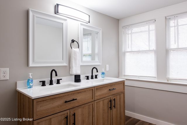 1806 Fernwood Ave, Louisville, KY 40205