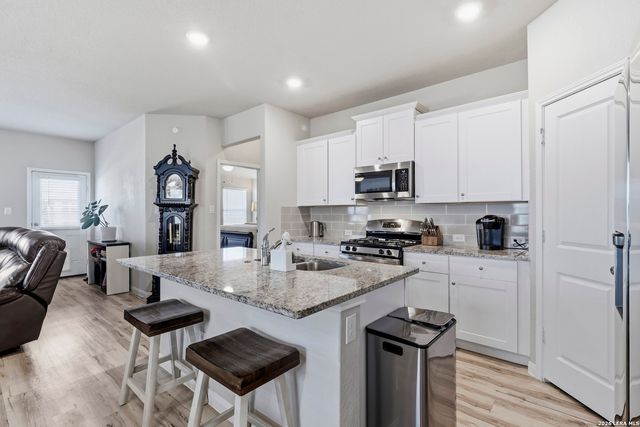 5911 Akin Stroll, San Antonio, TX 78261