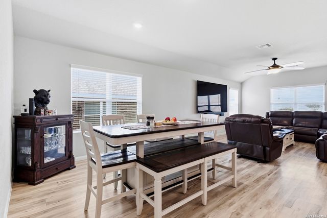 5911 Akin Stroll, San Antonio, TX 78261