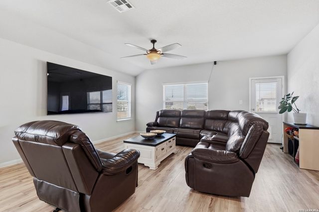 5911 Akin Stroll, San Antonio, TX 78261