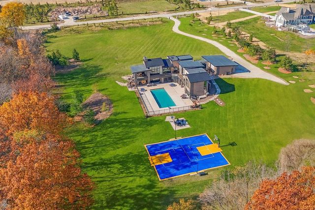 3890 Maxon DRIVE, Slinger, WI 53086
