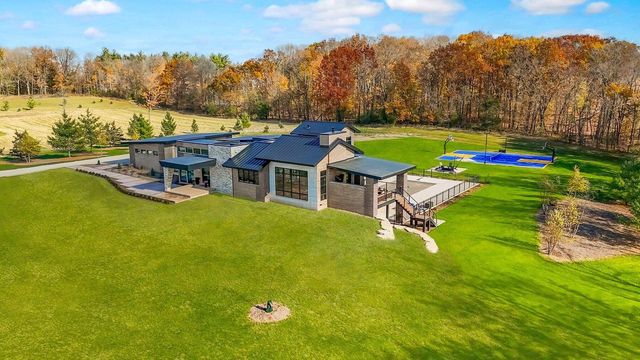 3890 Maxon DRIVE, Slinger, WI 53086