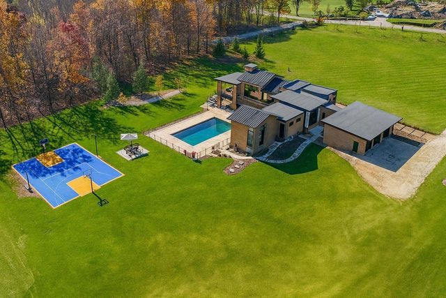 3890 Maxon DRIVE, Slinger, WI 53086