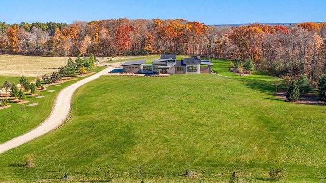 3890 Maxon DRIVE, Slinger, WI 53086