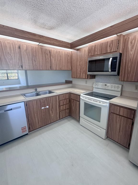 3511 Village Boulevard 401, West Palm Beach, FL 33409