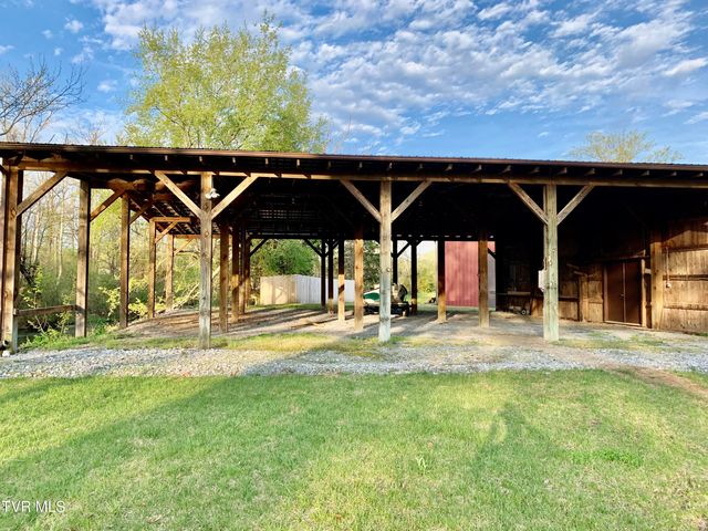 426 River Island Road, Elizabethton, TN 37643