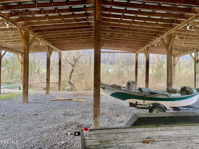 426 River Island Road, Elizabethton, TN 37643