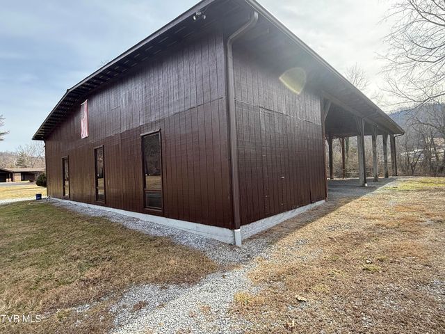 426 River Island Road, Elizabethton, TN 37643
