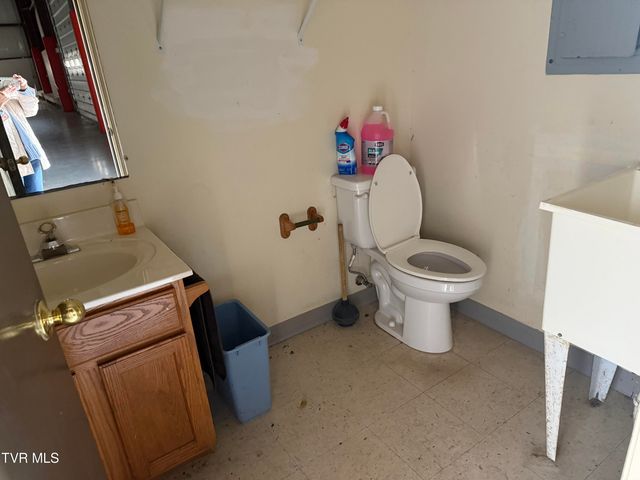 426 River Island Road, Elizabethton, TN 37643