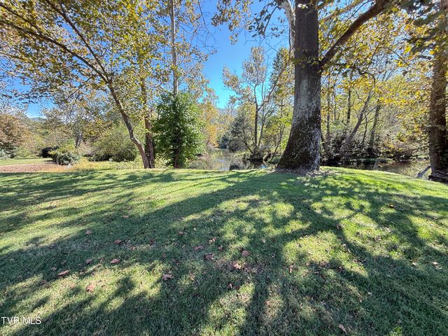 426 River Island Road, Elizabethton, TN 37643