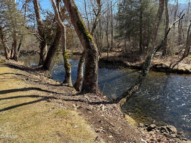 426 River Island Road, Elizabethton, TN 37643