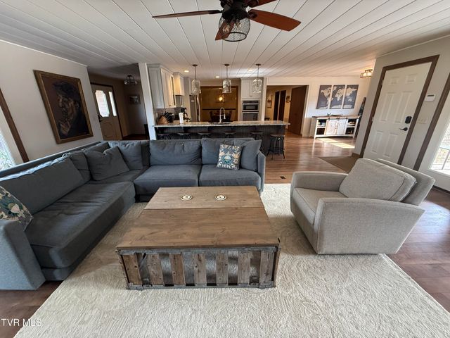 426 River Island Road, Elizabethton, TN 37643