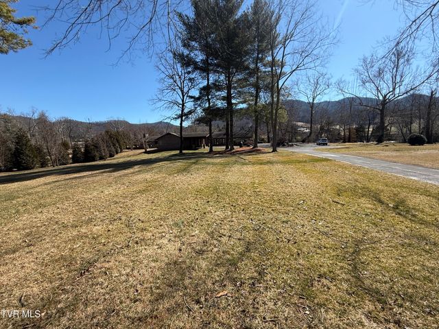 426 River Island Road, Elizabethton, TN 37643