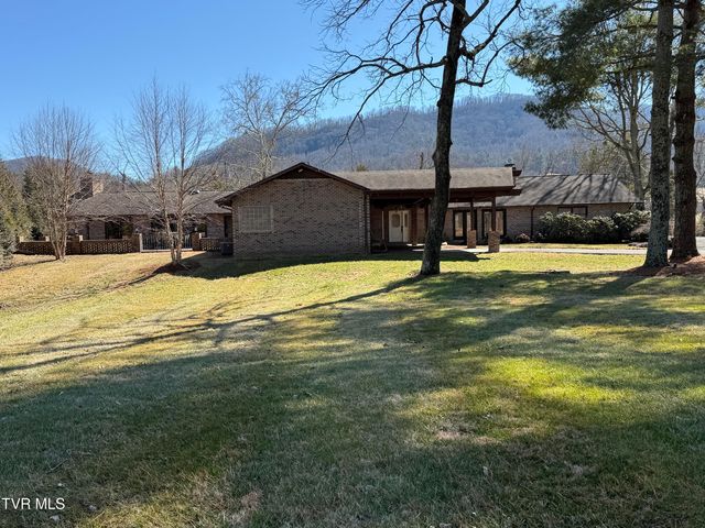 426 River Island Road, Elizabethton, TN 37643