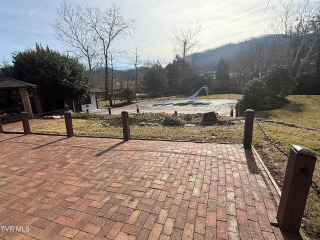 426 River Island Road, Elizabethton, TN 37643