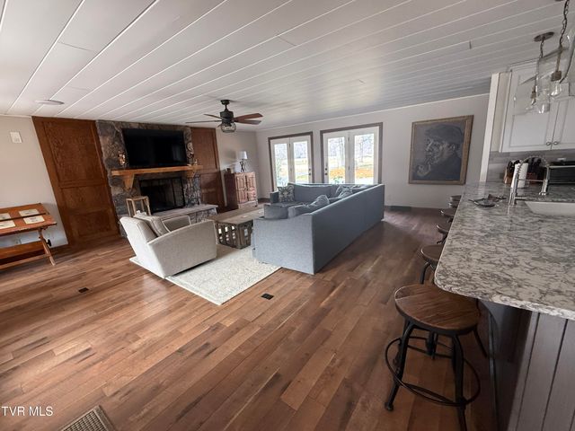 426 River Island Road, Elizabethton, TN 37643