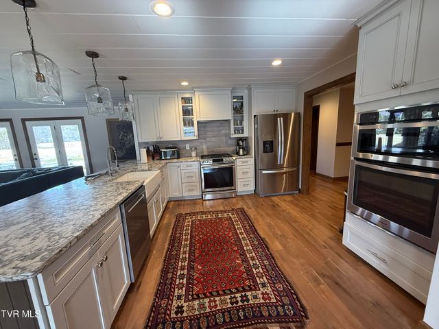 426 River Island Road, Elizabethton, TN 37643