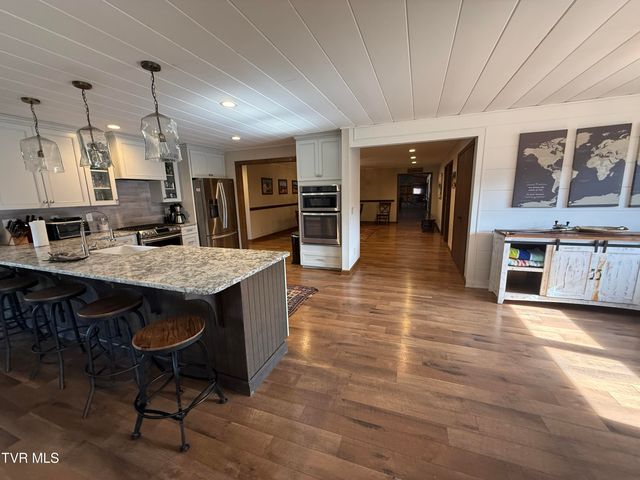 426 River Island Road, Elizabethton, TN 37643