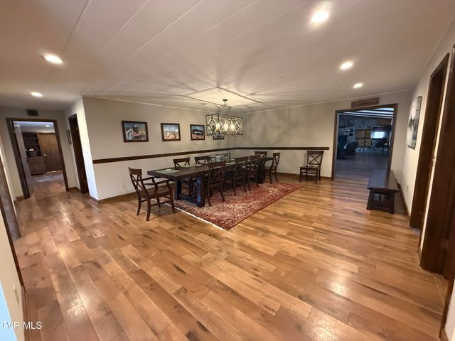 426 River Island Road, Elizabethton, TN 37643