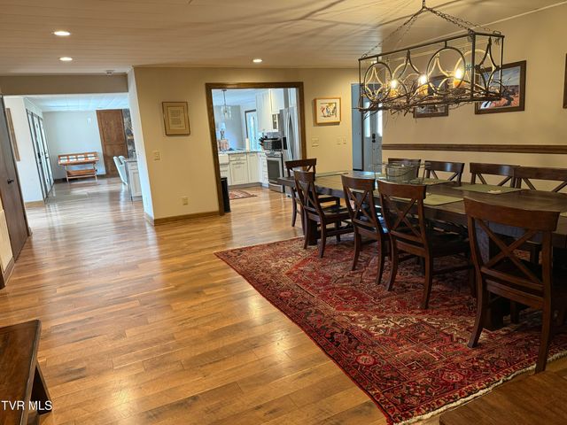 426 River Island Road, Elizabethton, TN 37643