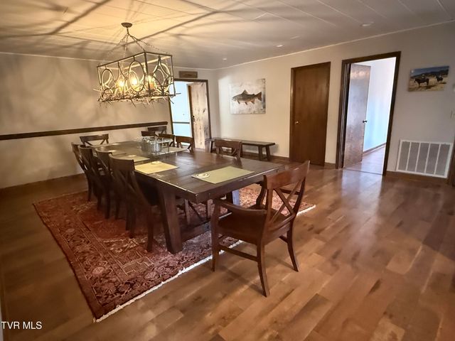 426 River Island Road, Elizabethton, TN 37643