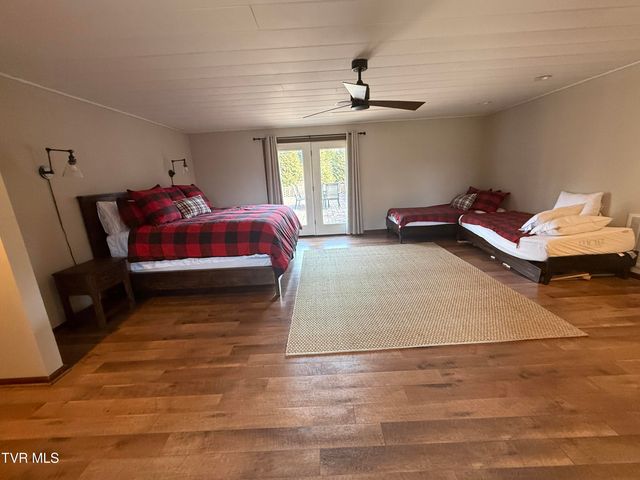 426 River Island Road, Elizabethton, TN 37643