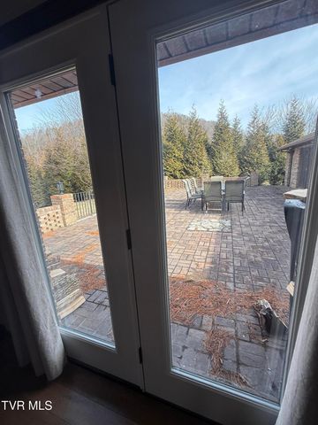 426 River Island Road, Elizabethton, TN 37643