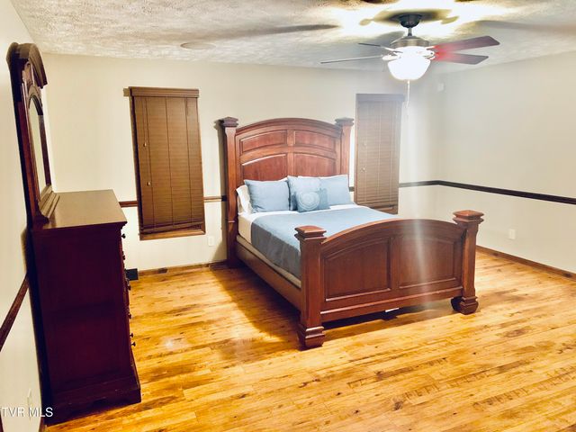 426 River Island Road, Elizabethton, TN 37643