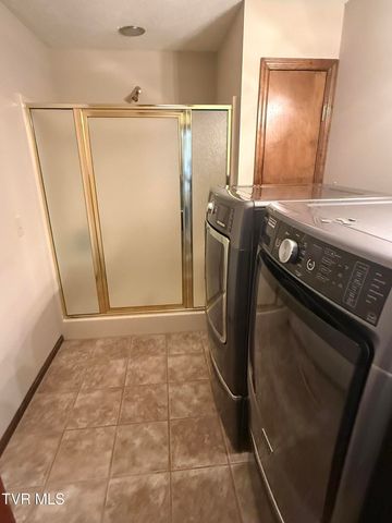 426 River Island Road, Elizabethton, TN 37643