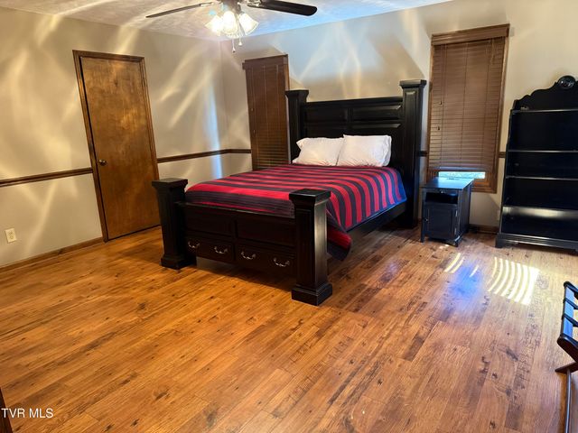 426 River Island Road, Elizabethton, TN 37643