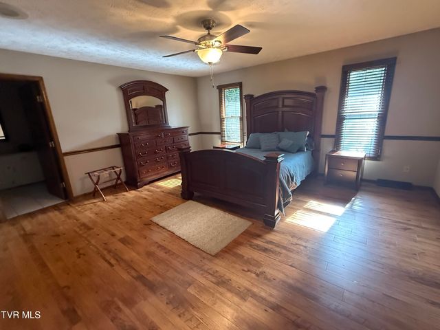 426 River Island Road, Elizabethton, TN 37643