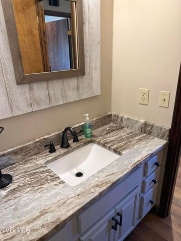 426 River Island Road, Elizabethton, TN 37643